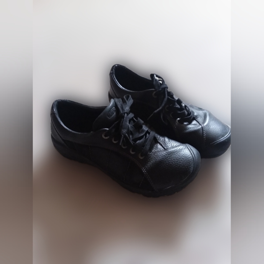 Keen 9.5 shoes - Picture 1 of 7